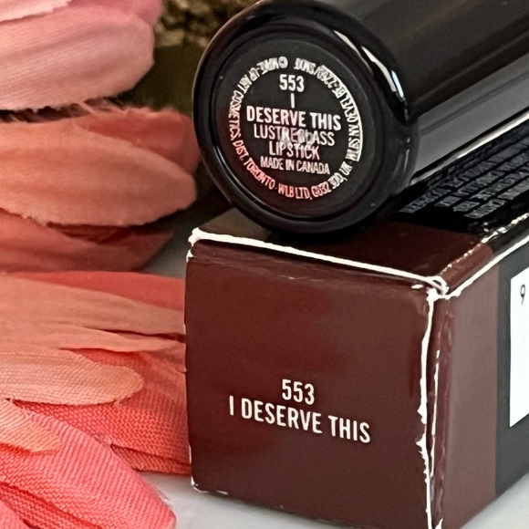 MAC Lustreglass Lipstick I DESERVE THIS 553 - Picture 10 of 12